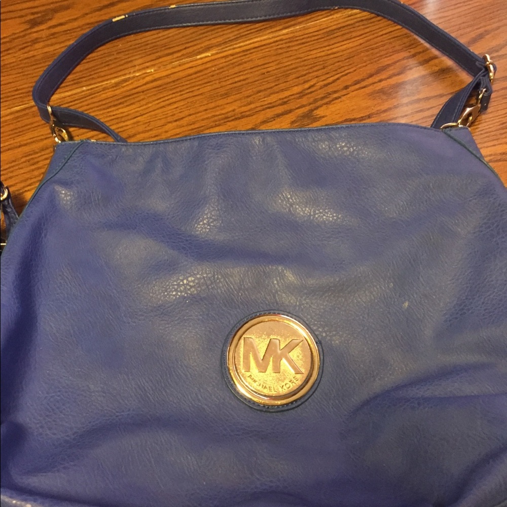 Michael Kors bag with wallet. - Picture 3 of 3